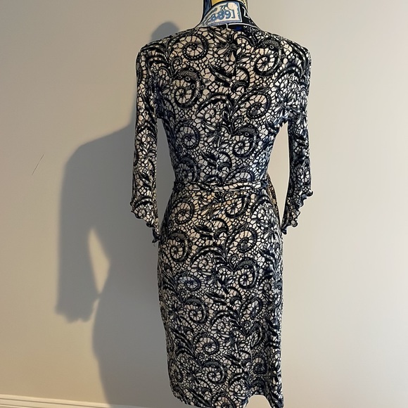 Moa Moa Black & Cream Fitted Dress – Size Medium - Picture 7 of 11